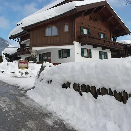 Πανσιόν Gaestehaus Rosi 3*