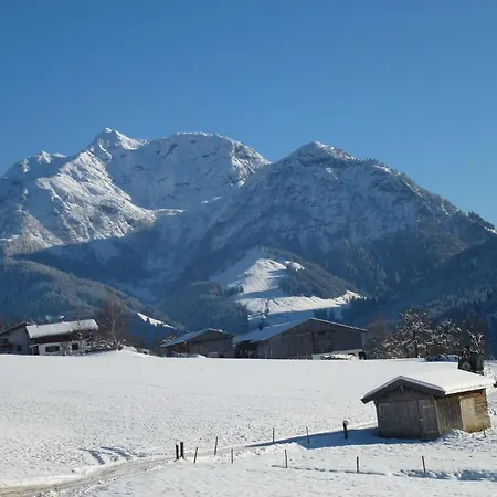 Πανσιόν Gaestehaus Rosi 3*